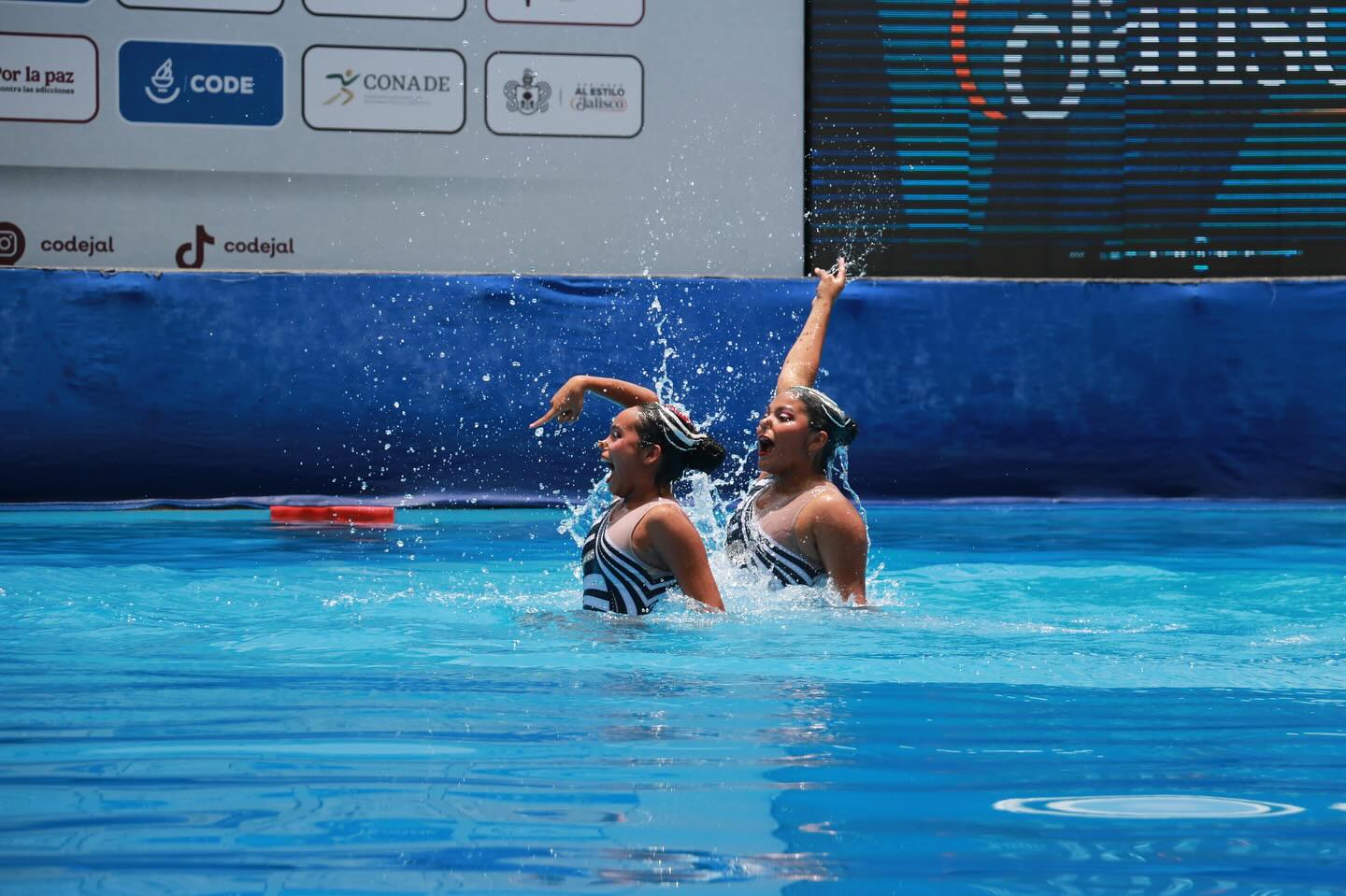 COMIENZA EL ESPECTÁCULO BAJO EL AGUA EN LA ON2025