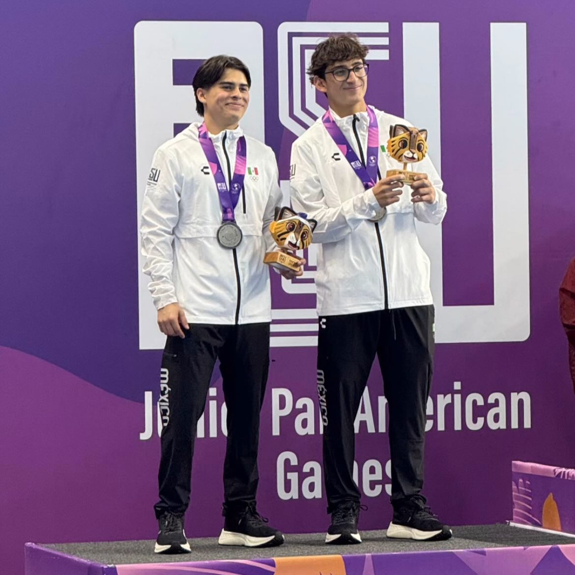 EMILIO TREVIÑO ILUMINA A MÉXICO CON PRESEA PLATEADA EN ASU2025