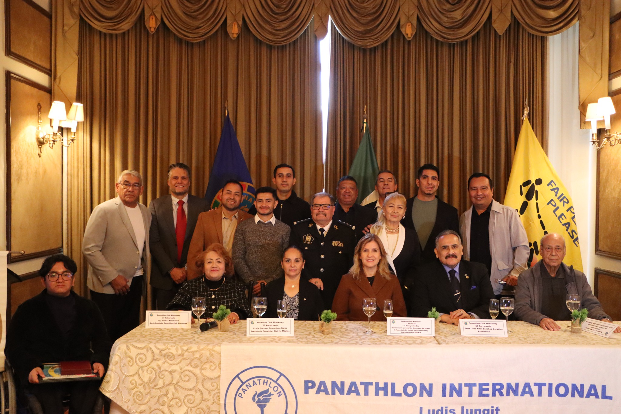 DIRECTORA GENERAL DEL INDE NL SE HACE PRESENTE EN LA GALA DEL PANATHLON 