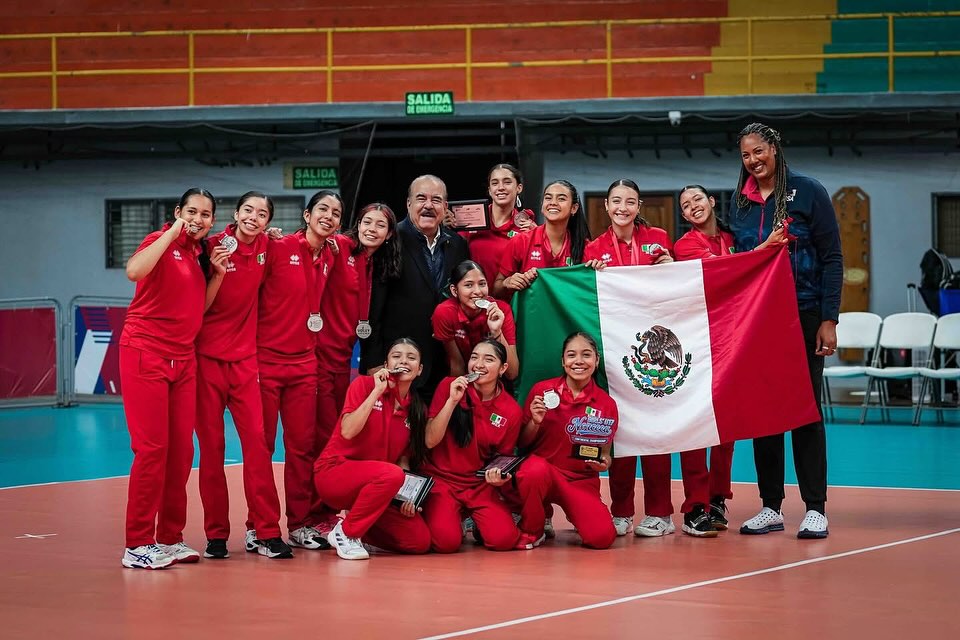  JÓVENES PROMESAS DEL VOLEIBOL PONEN EN ALTO A MÉXICO Y A NUEVO LEÓN.