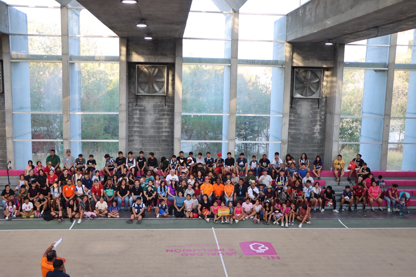 ARRANCA MUNDIALEÓN CON PRIMERA VISITA DEL EMBAJADOR DEL BARRIO INDEPENDENCIA, WALTER AYOVÍ