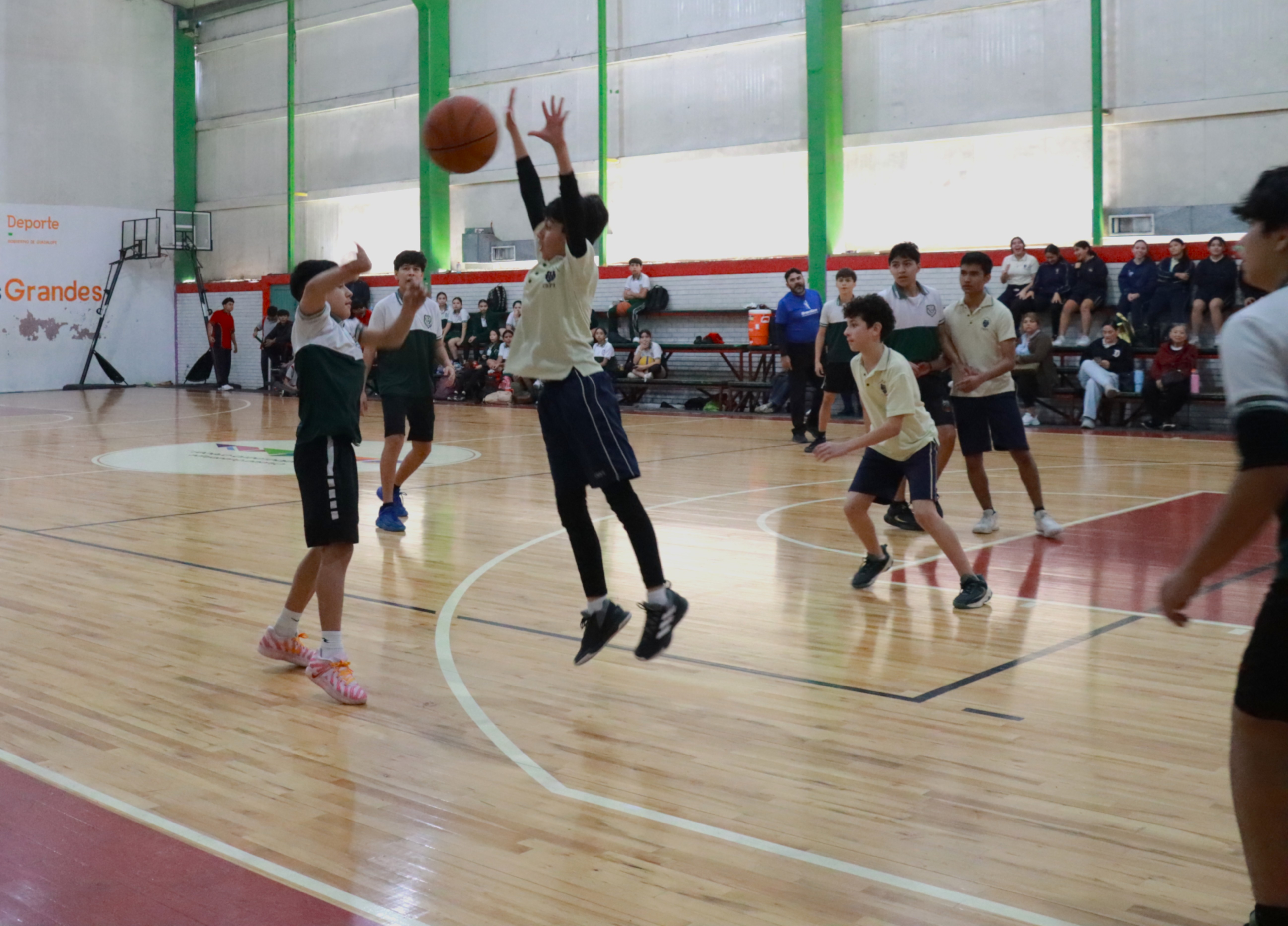 ALUMNOS DE SECUNDARIA “SORPRENDEN” EN FASE ELIMINATORIA REGIONAL DEL BALONCESTO 5X5 DE JUEGOS DEPORTIVOS ESCOLARES 2026