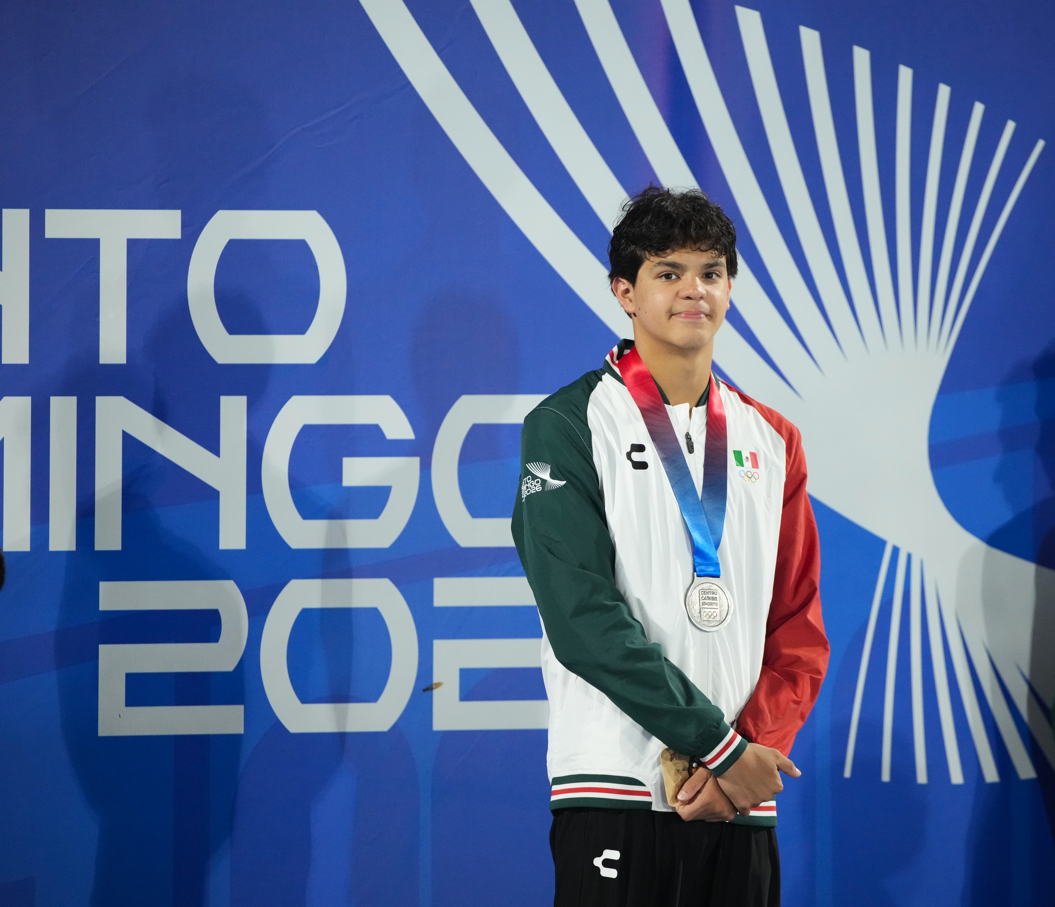 LUCE EL TRITÓN DANIEL SABORÍO EN LOS 800 METROS LIBRES Y LOGRA SU SEGUNDO METAL EN SANTO DOMINGO 2026 