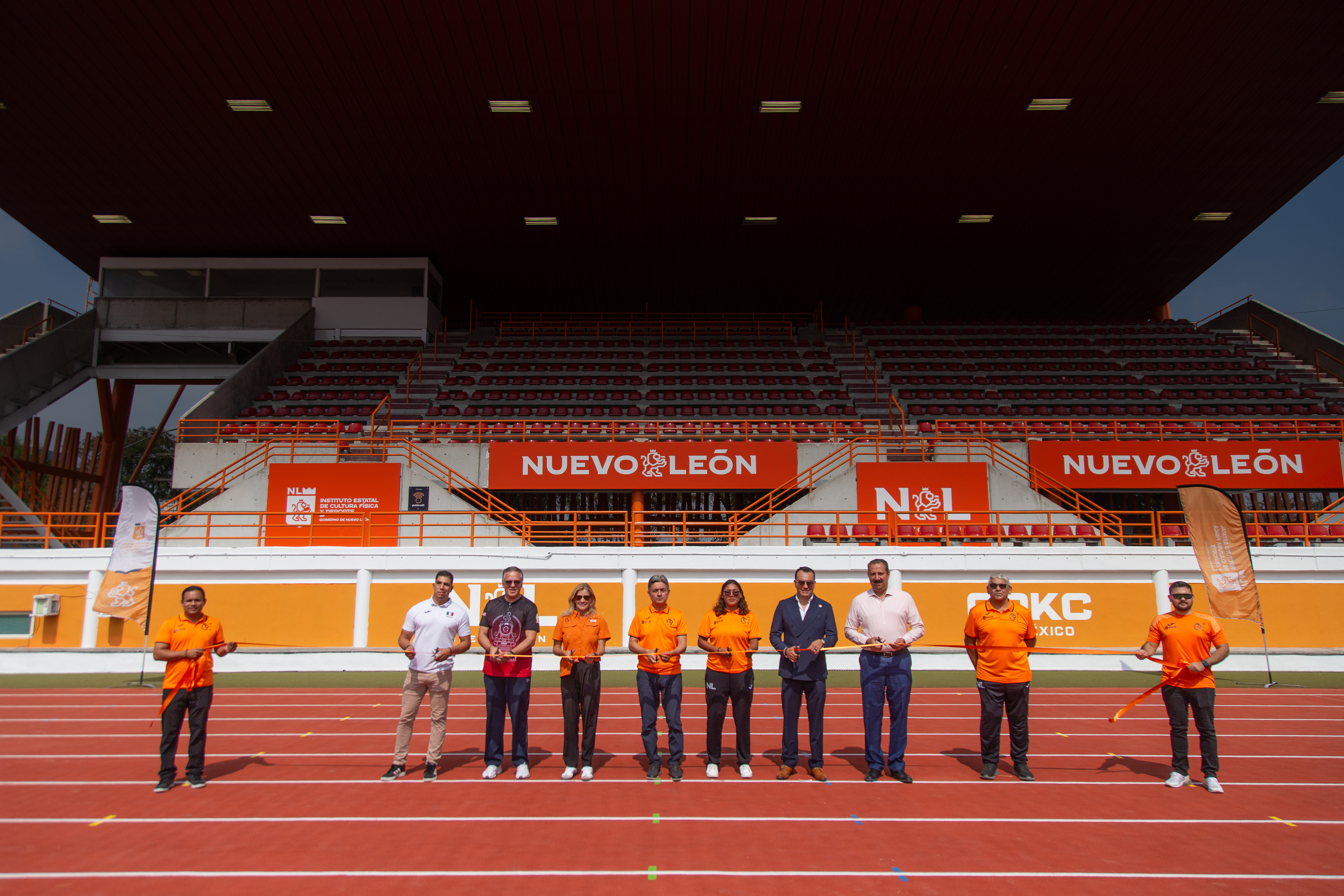 INAUGURA INDE NUEVA IMAGEN DE LA PISTA DE ATLETISMO DEL CARE