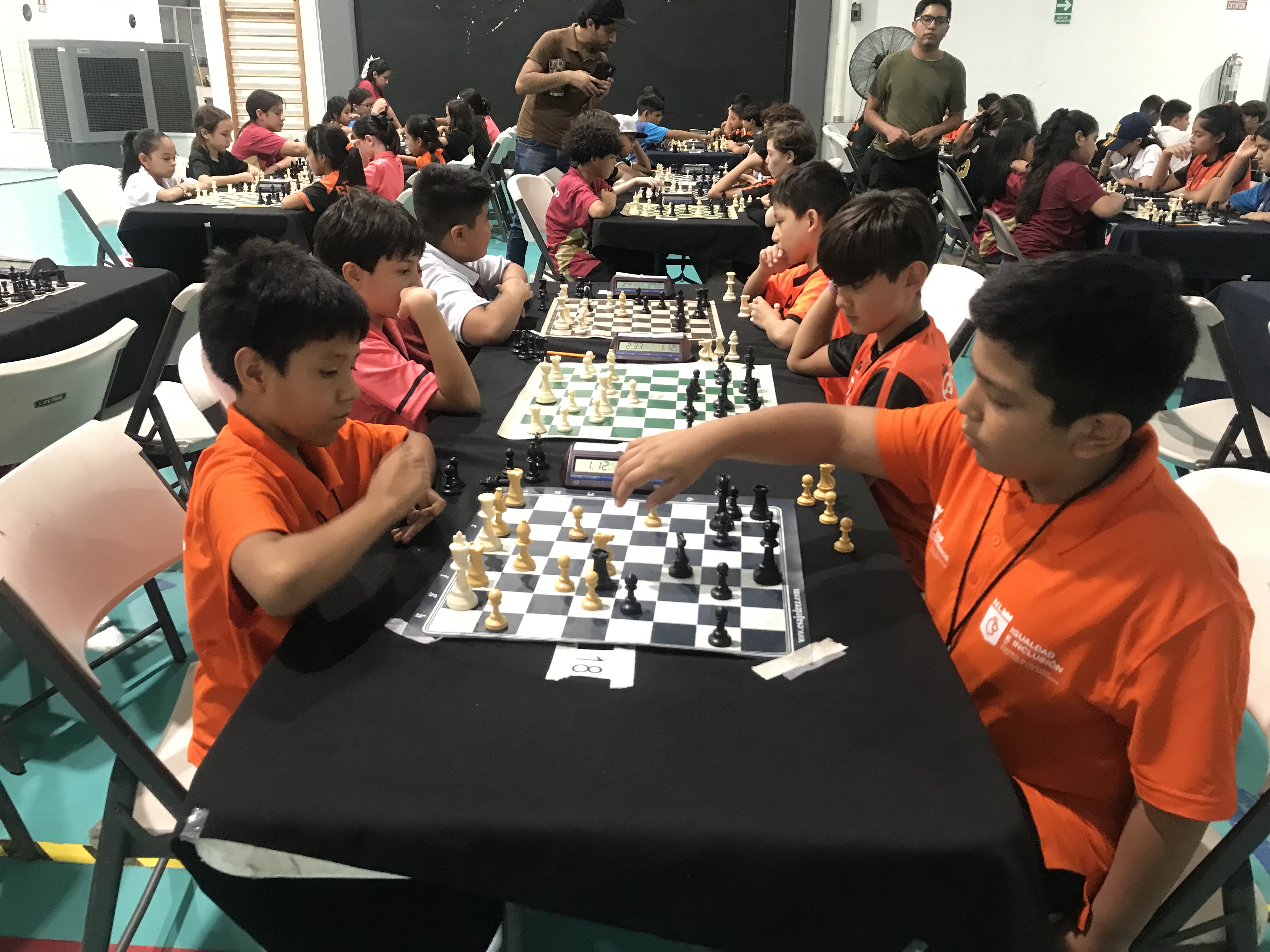 SANTIAGO, SAN PEDRO Y MONTERREY SUBEN A LO MÁS ALTO DEL MEDALLERO EN AJEDREZ DE LA “XX OLIMPIADA Y PARALIMPIADA NL 2025”