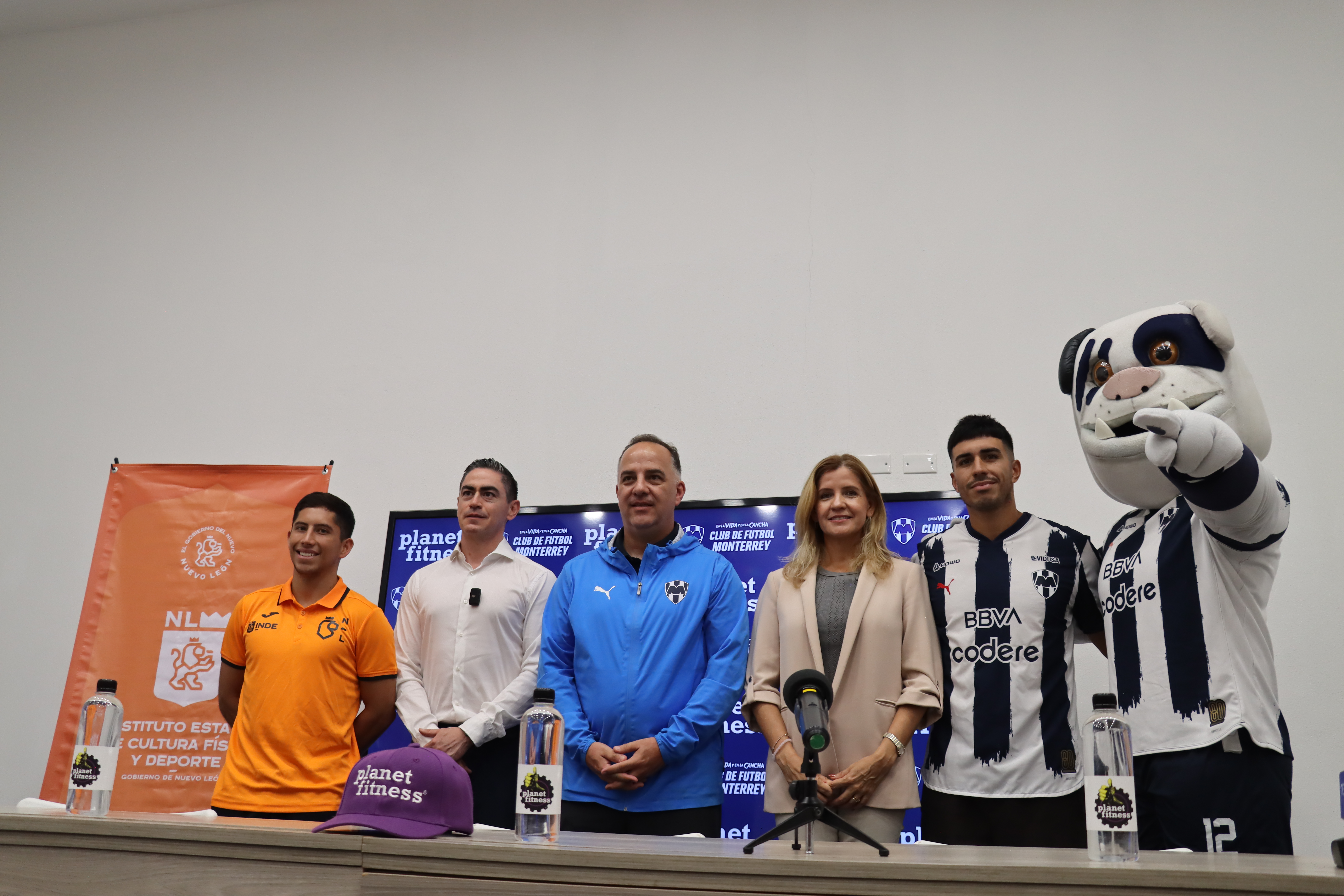  APOYA RAYADOS Y PLANET FITNESS CON EQUIPO DEPORTIVO A DEPORTISTAS DE NUEVO LEÓN 