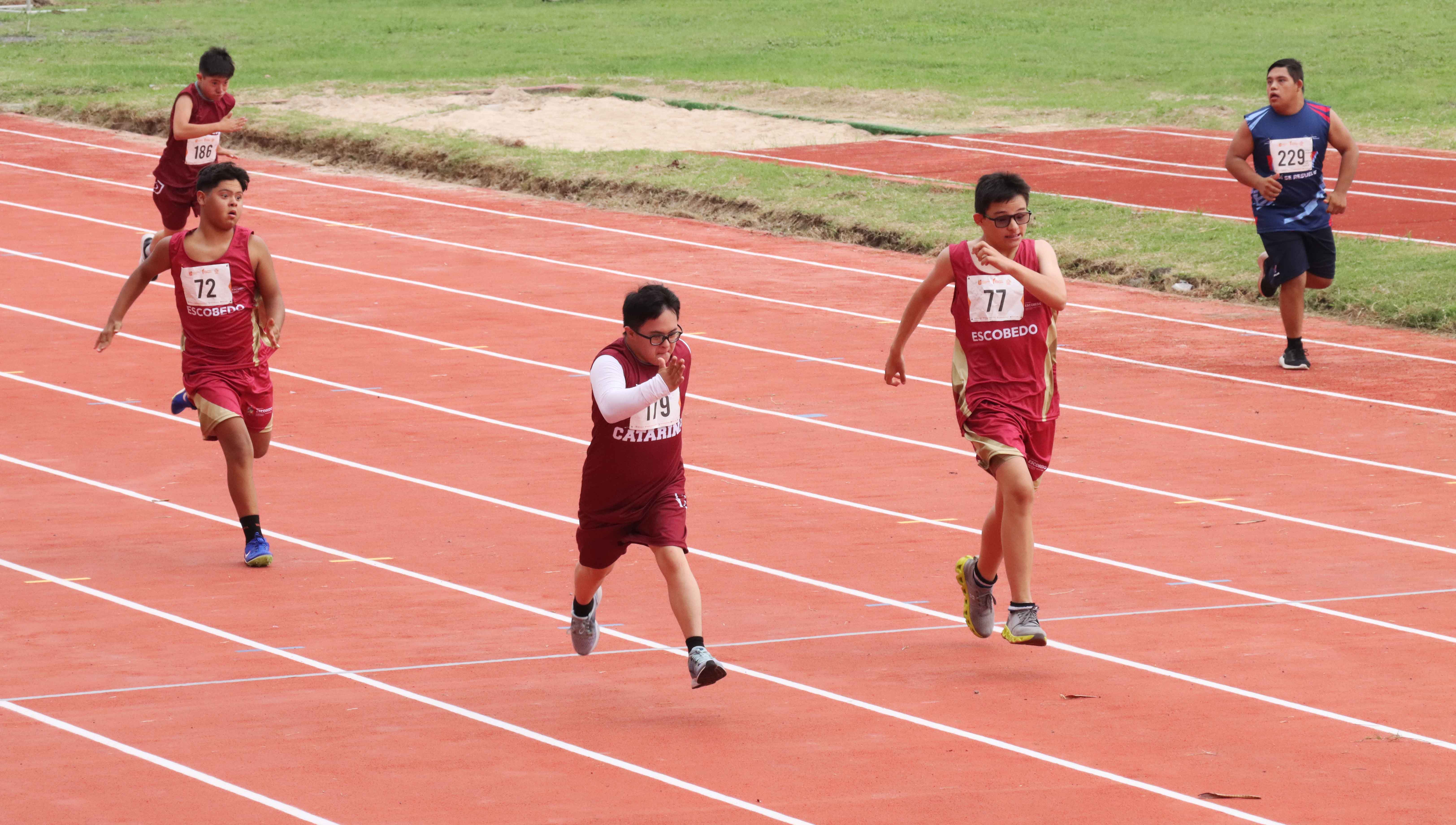 CONVIVEN, COMPITEN Y GANAN EN PARATLETISMO DE PARALIMPIADA ESTATAL 2025