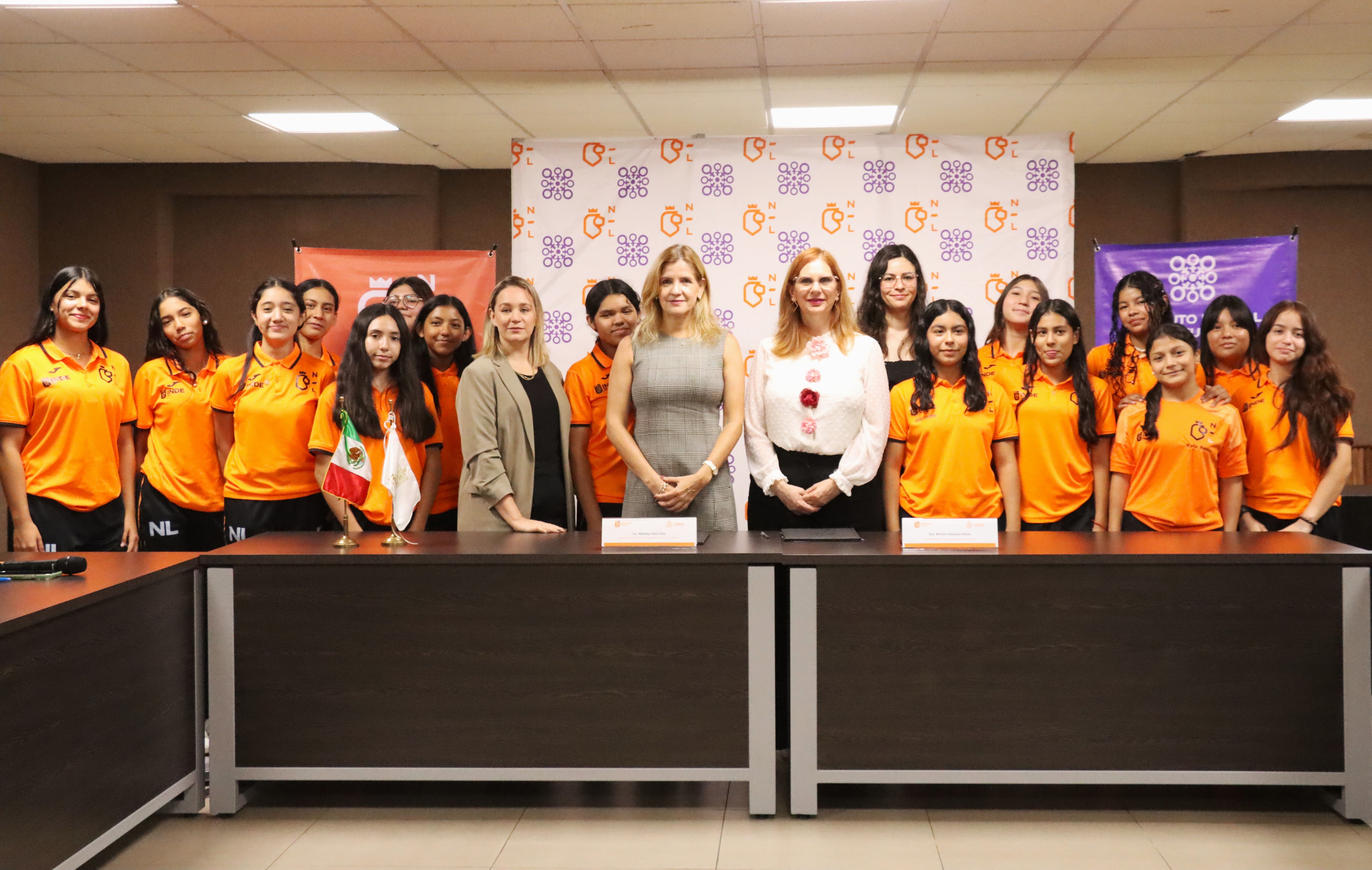FIRMAN CONVENIO DE COLABORACIÓN INDE E INSTITUTO ESTATAL DE LAS MUJERES
