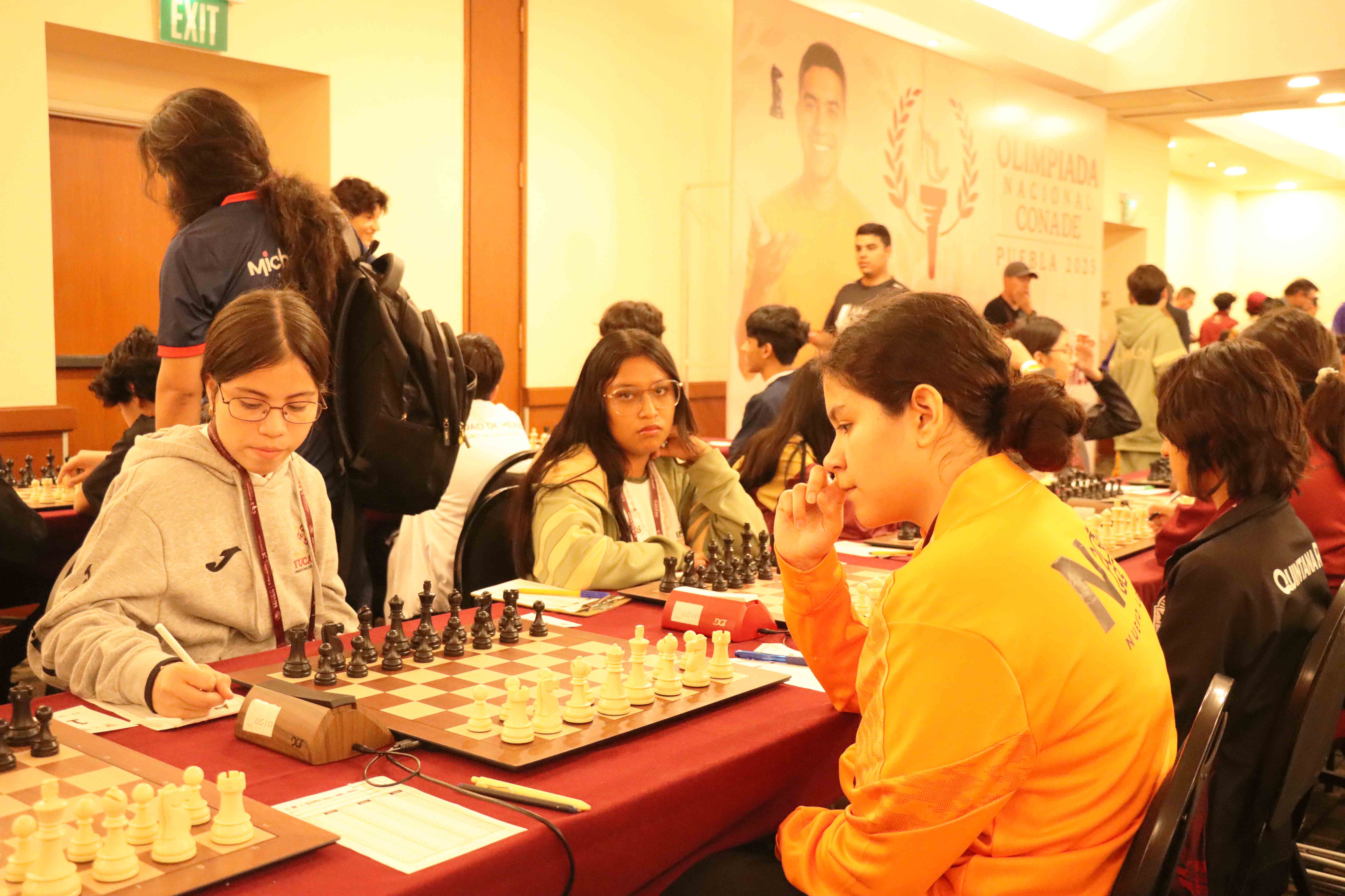 COMIENZAN CON BUEN RITMO AJEDRECISTAS NEOLEONESES TORNEO DE OLIMPIADA NACIONAL CONADE 2025 EN PUEBLA  