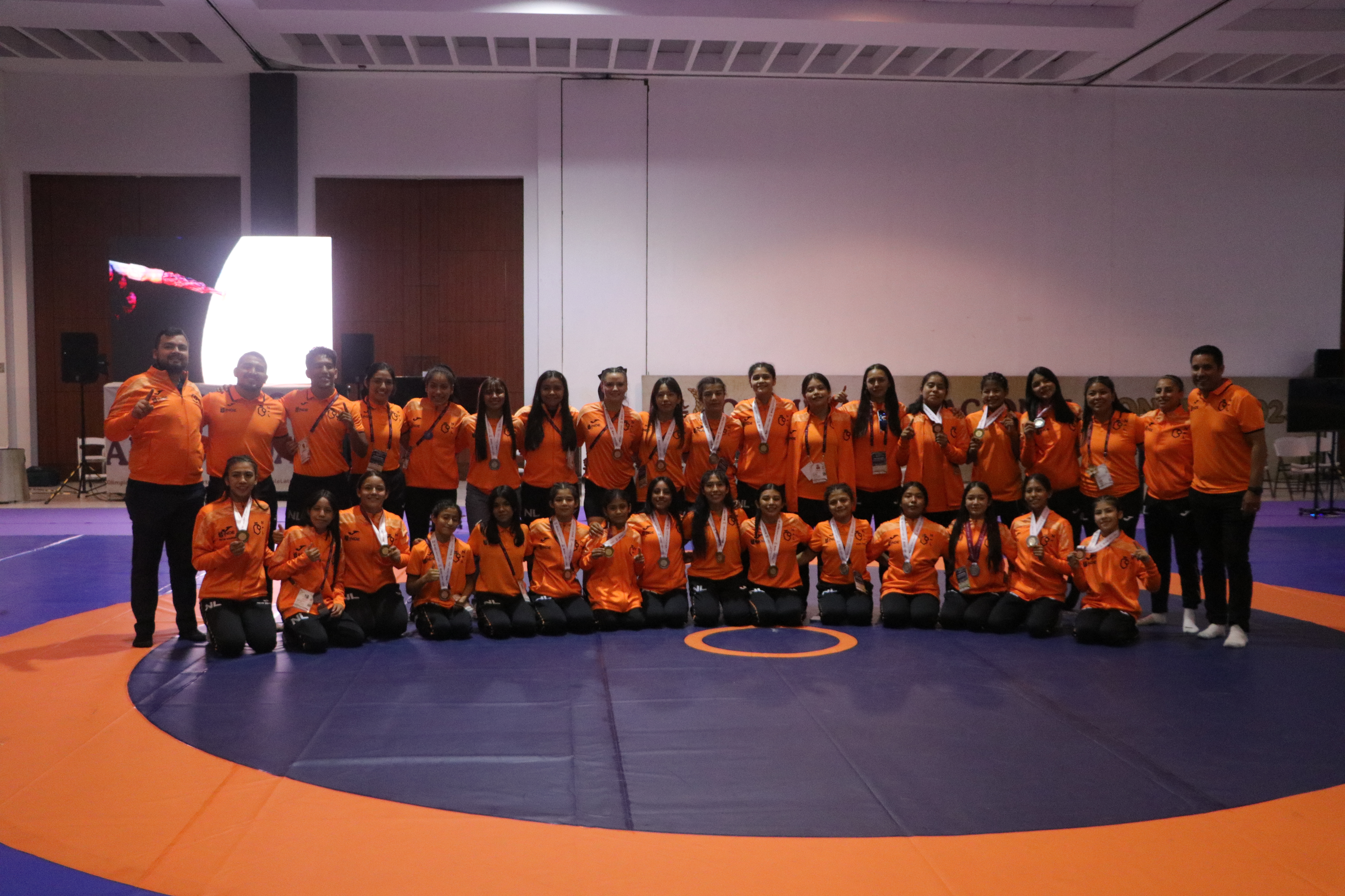 NUEVO LEÓN CIERRA CON 20 MEDALLAS EN LUCHAS ASOCIADAS FEMENIL EN LA OLIMPIADA NACIONAL CONADE 2025