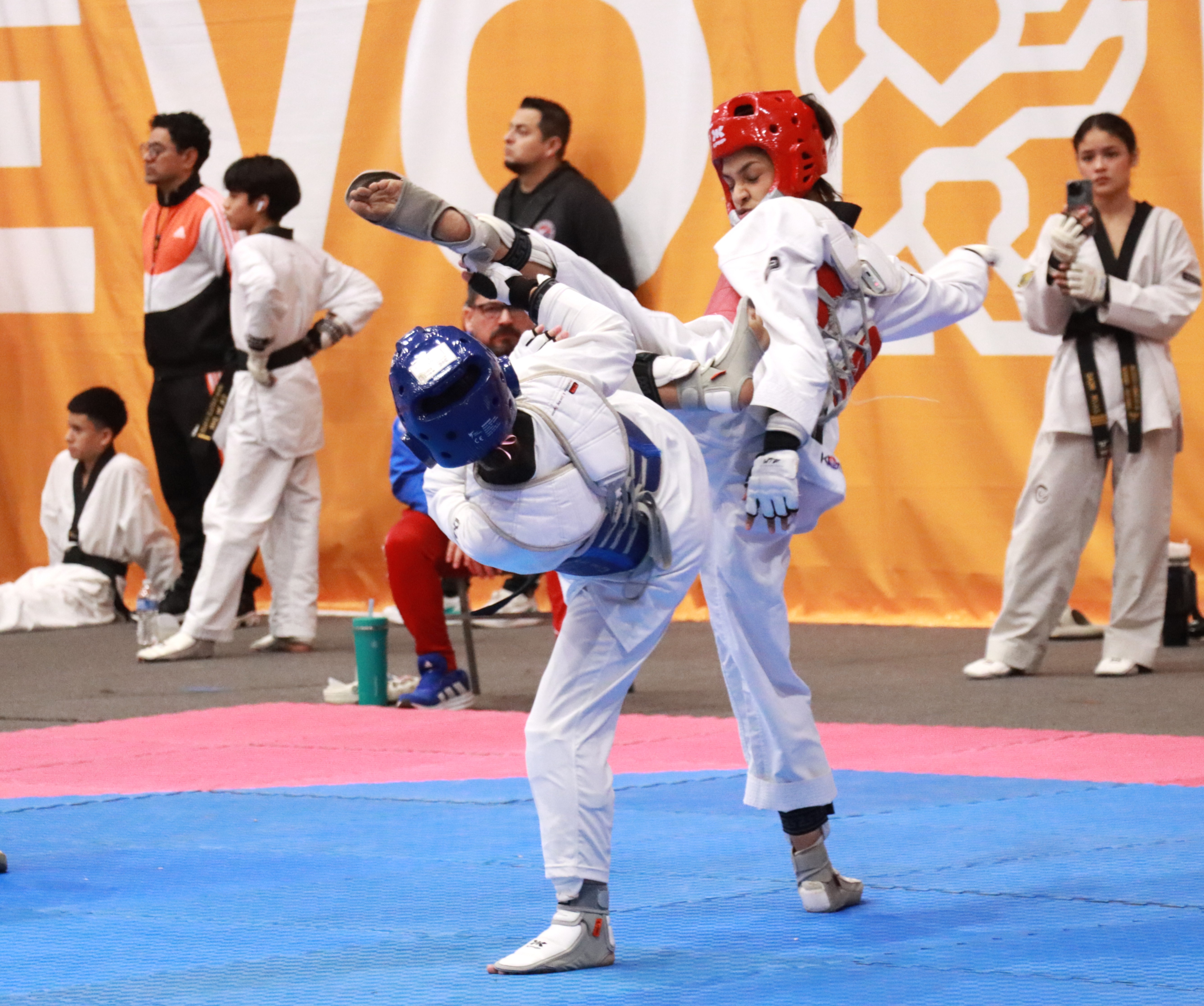 DESAFÍAN 300 TAEKWONDOINES EVALUACIÓN FINAL 