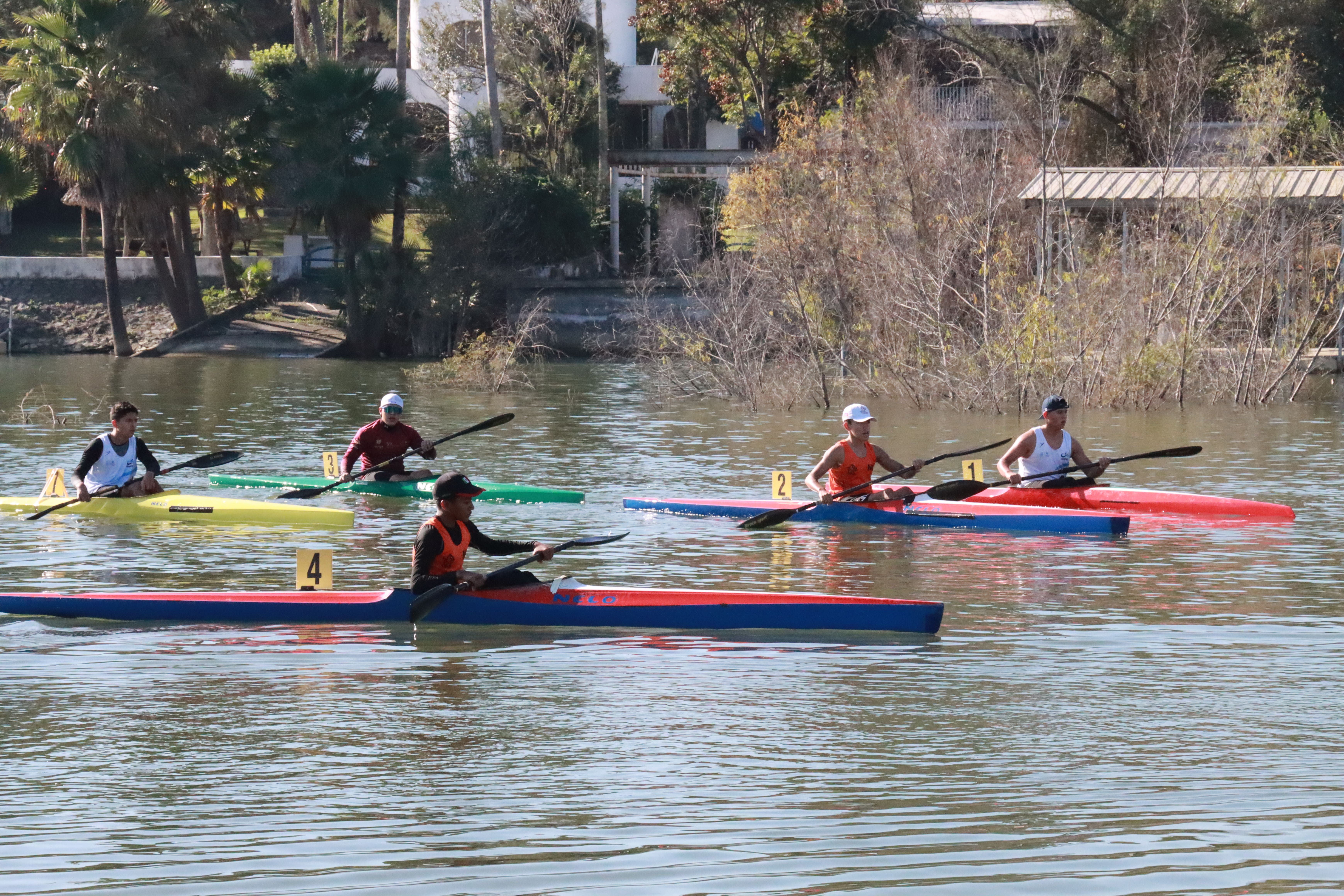 LUCE SNL DE CANOTAJE EN REGATA EN LA PRESA LA BOCA DE SANTIAGO 
