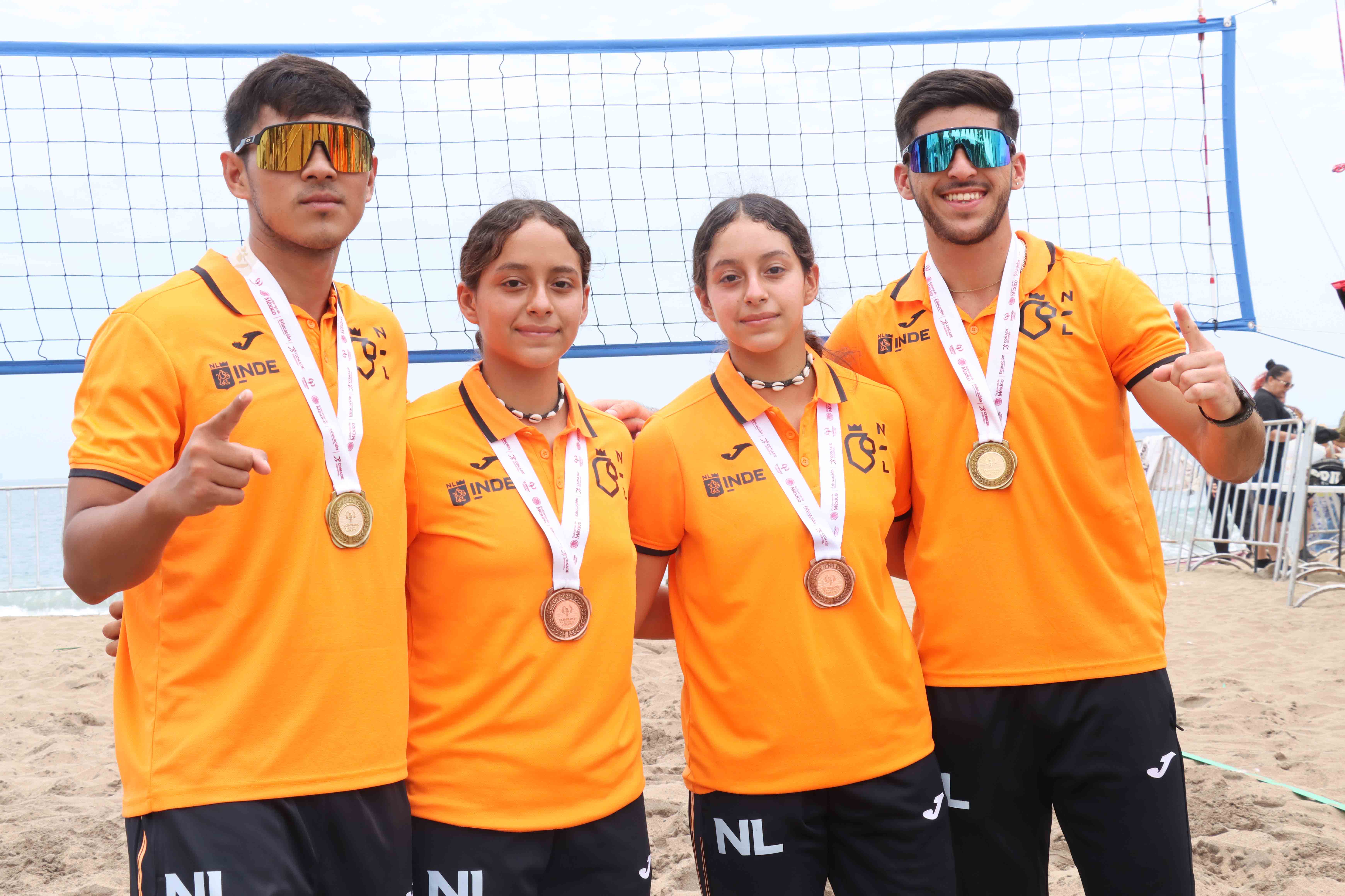 SON VOLEIBOLISTAS DE PLAYA DE NUEVO LEÓN DE ORO Y BRONCE EN OLIMPIADA NACIONAL CONADE 2025