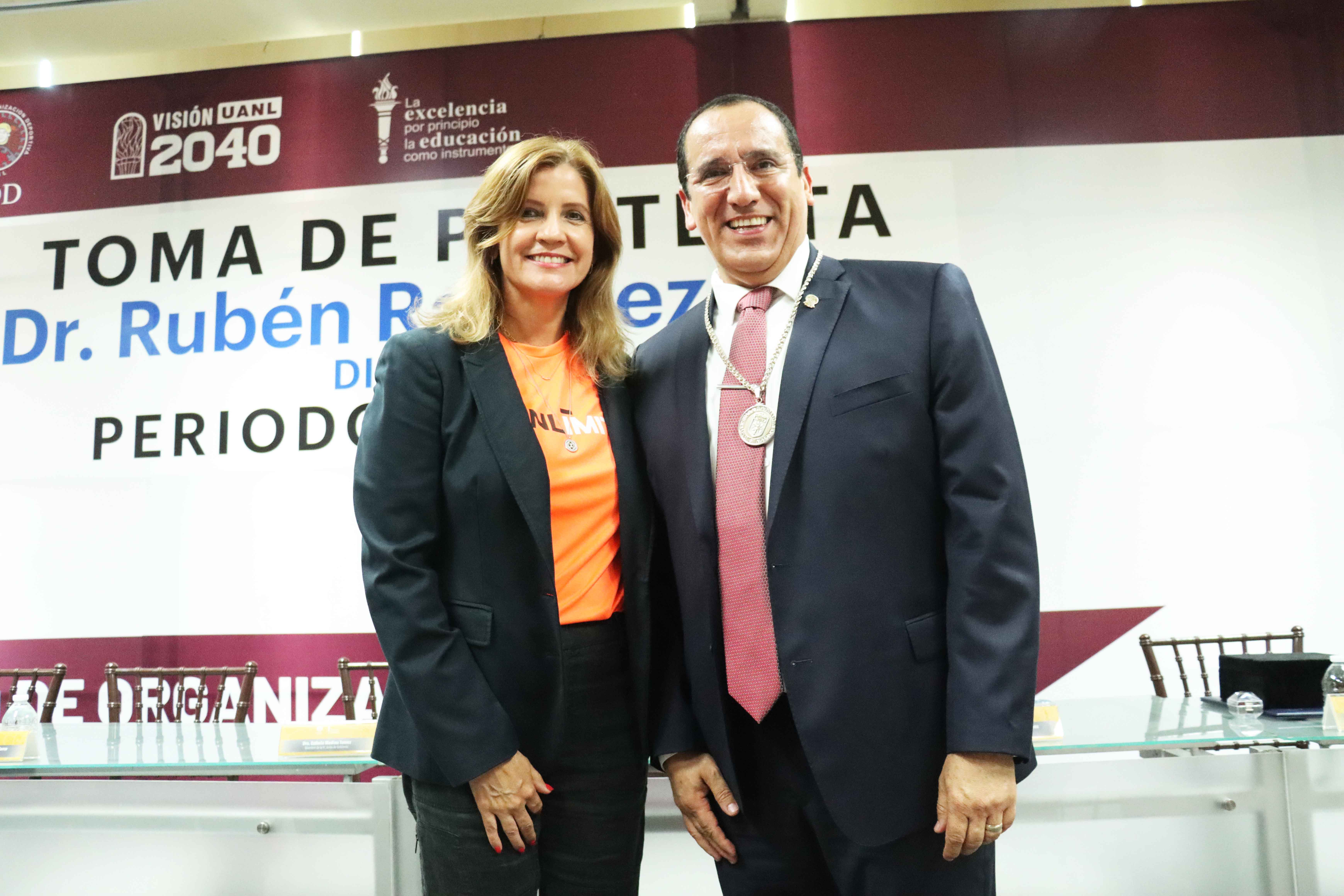 MELODY FALCÓ PRESENTE EN LA TOMA DE PROTESTA DEL DR. RUBÉN RAMÍREZ NAVA COMO DIRECTOR DE FOD DE LA UANL PERIODO 2025-2028 