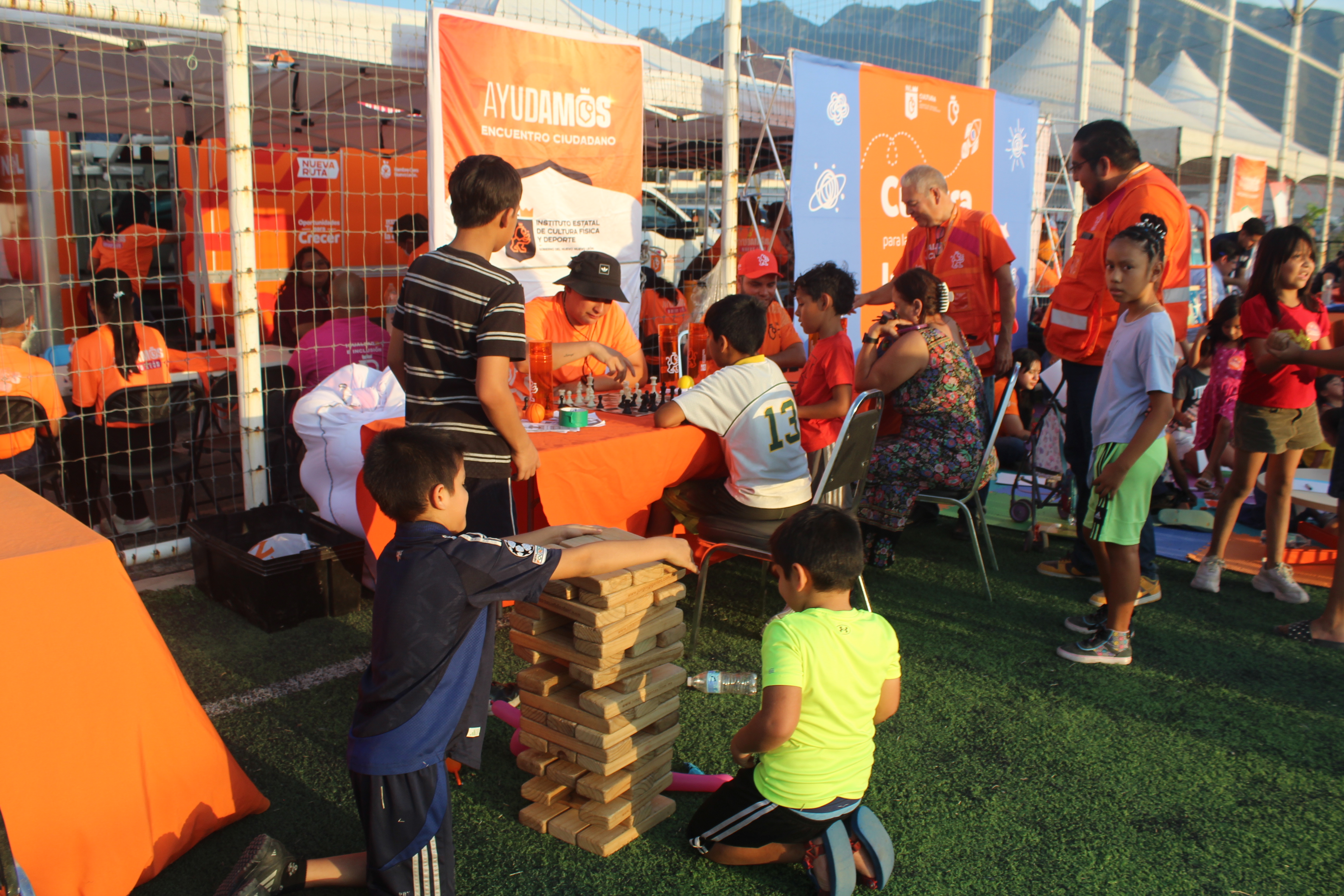 INDE NL PRESENTE EN FERIA DE SERVICIOS “AYUDAMOS EN TU COLONIA” EN GARCÍA 