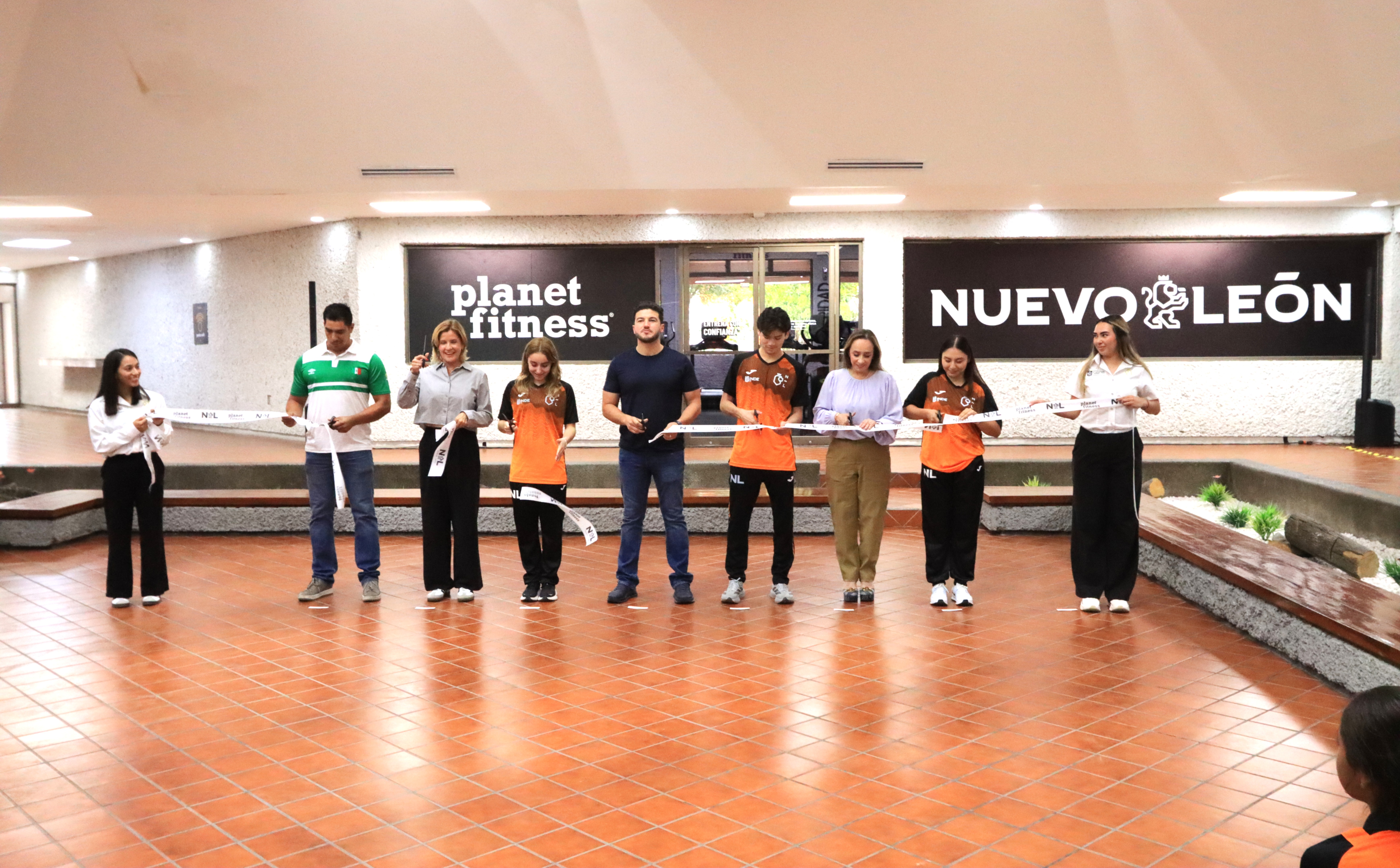 INAUGURAN EDIFICIO FITNESS EN CARE 