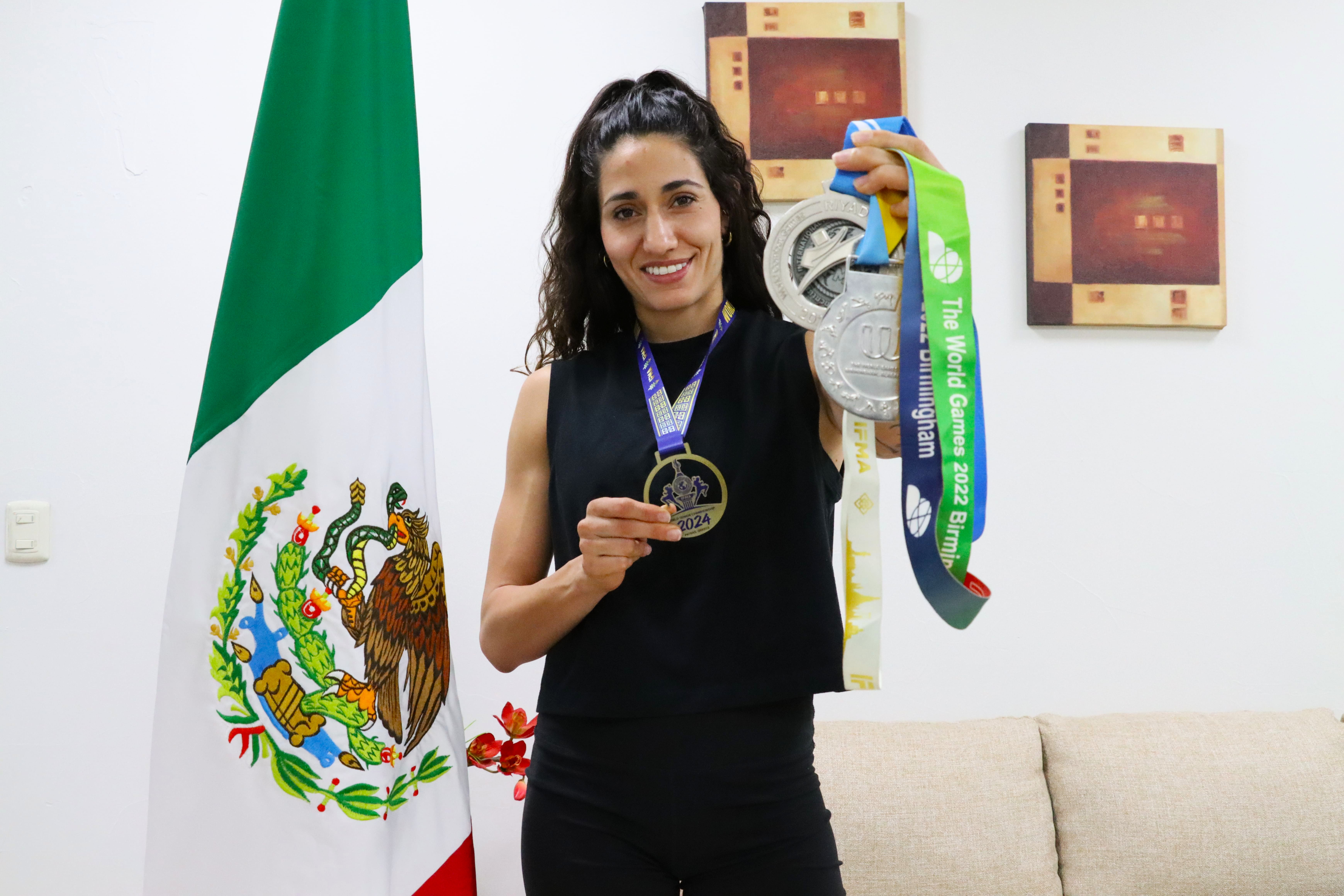 LAURA FERNANDA BURGOS LÓPEZ ATLETA DE MUAYTHAI ES LA GANADORA DEL PREMIO ESTATAL DEL DEPORTE 2025 