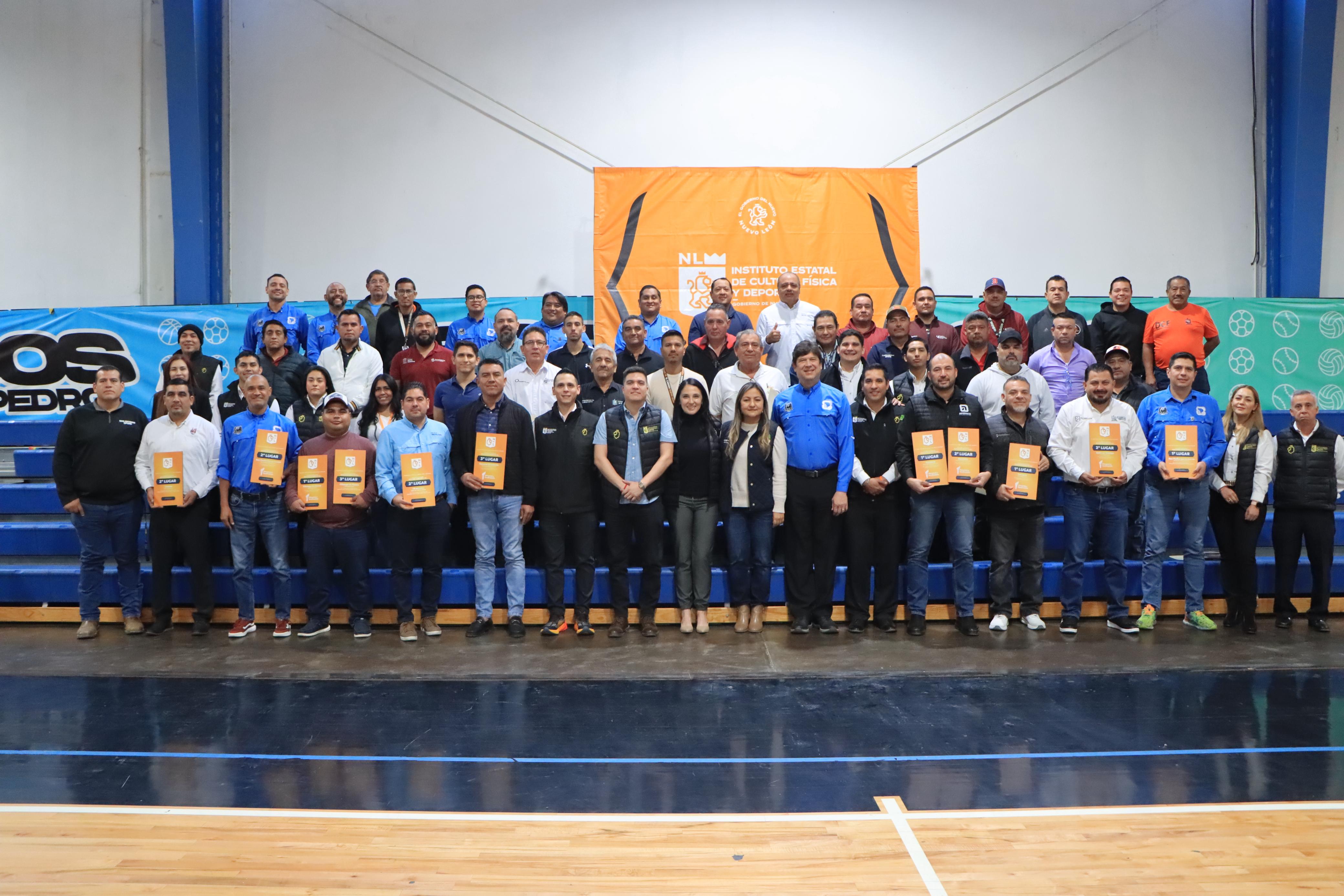PREMIAN A MUNICIPIOS DESTACADOS EN LA OLIMPIADA Y PARALIMPIADA NUEVO LEÓN 2025